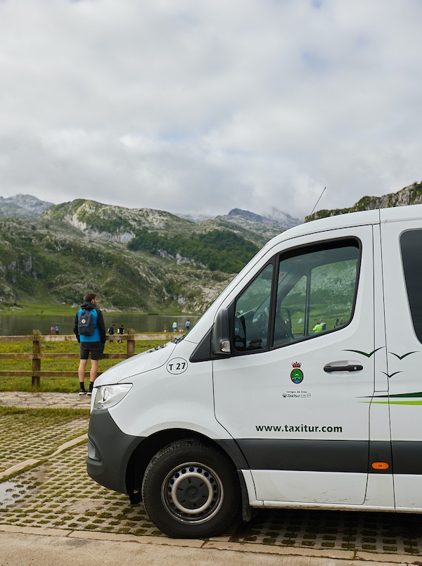 Servicio de Taxitur para subir a los Lagos de Covadonga